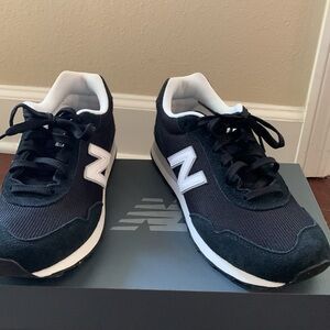New Balance women’s black 515 tennis shoe